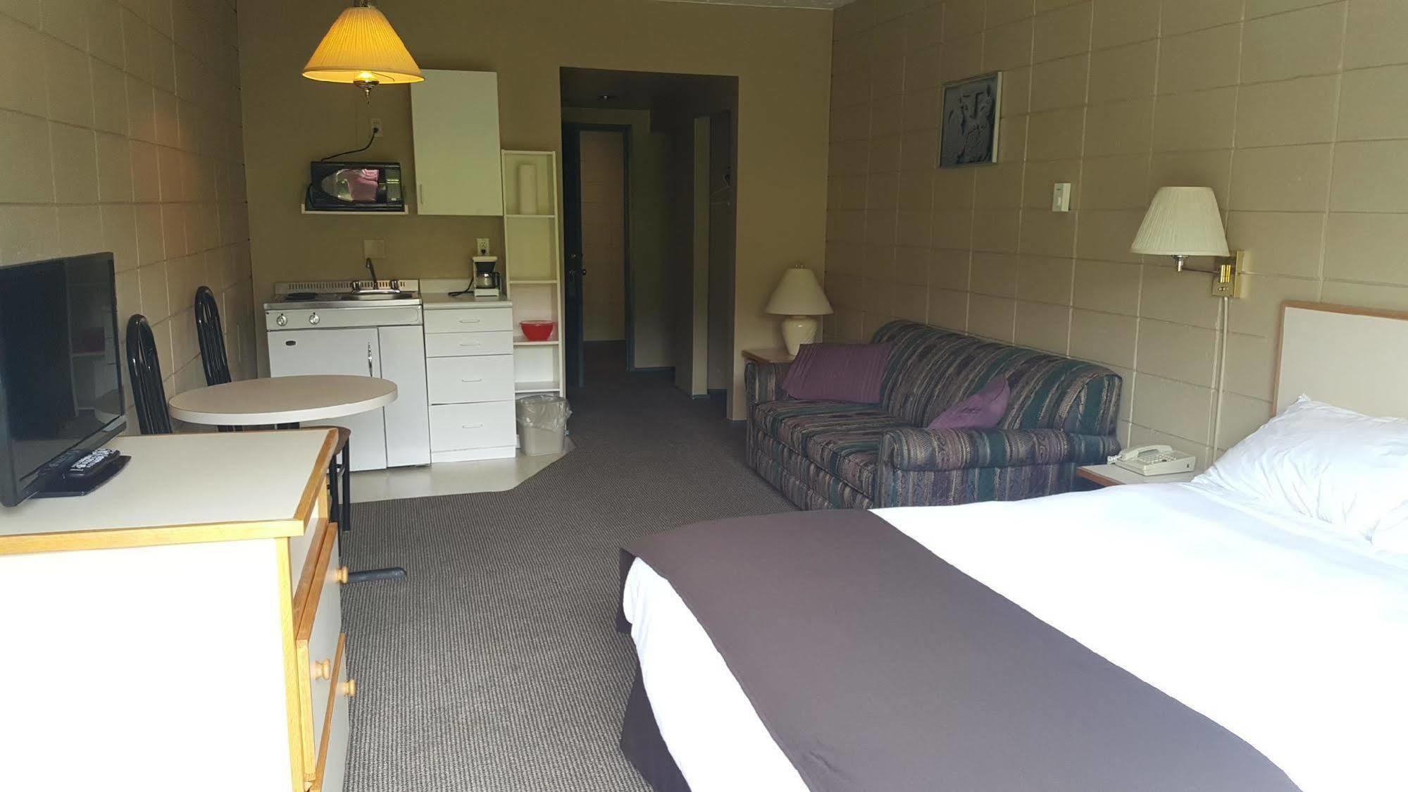 Airport Inn Port Hardy Eksteriør bilde